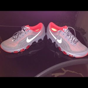 Nike tennis shoes